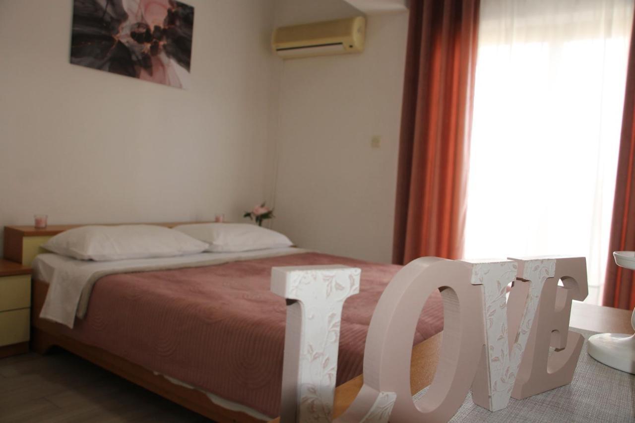 Motel "Tri Lovca" Knin Eksteriør bilde