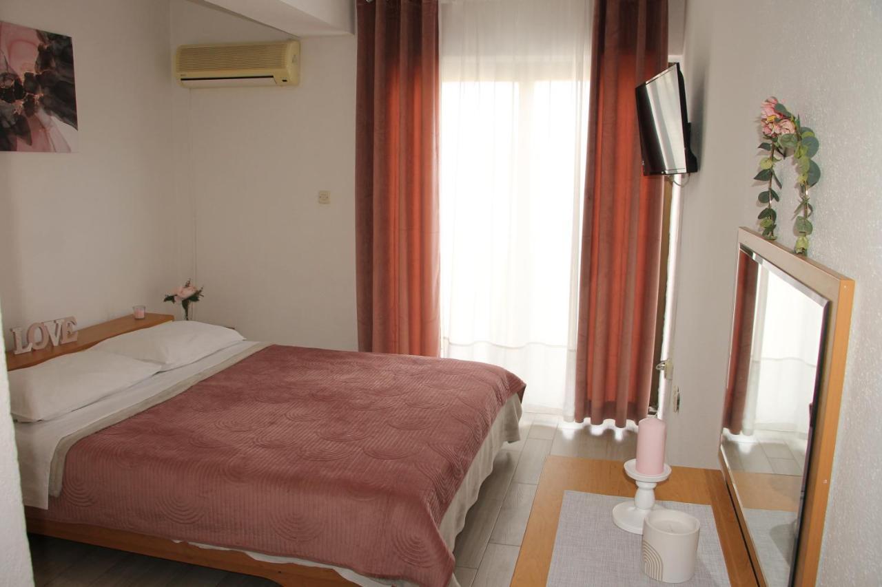 Motel "Tri Lovca" Knin Eksteriør bilde