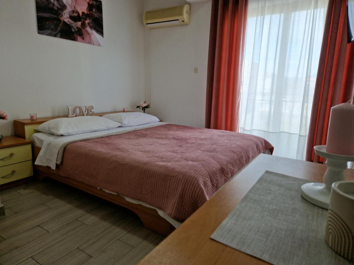 Motel "Tri Lovca" Knin Eksteriør bilde