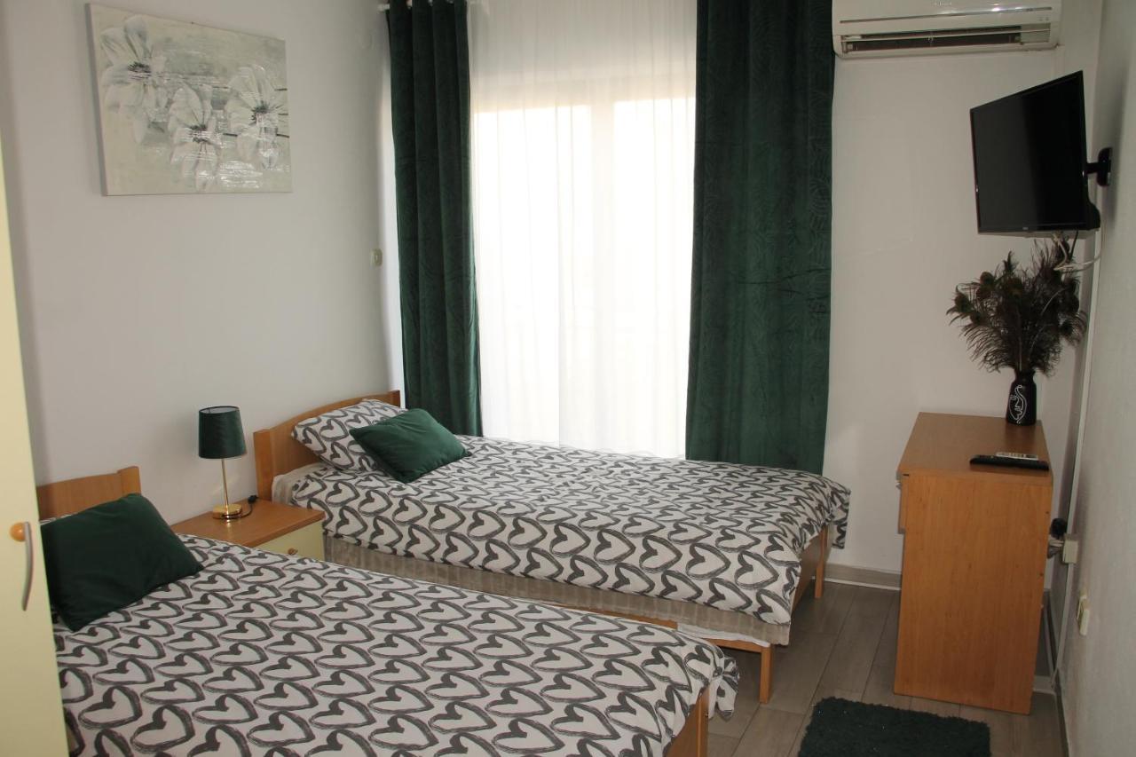 Motel "Tri Lovca" Knin Eksteriør bilde