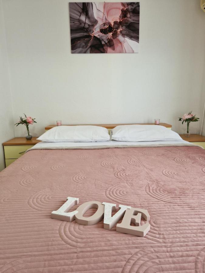 Motel "Tri Lovca" Knin Eksteriør bilde